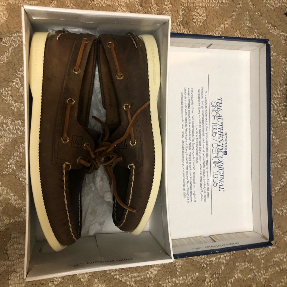 NEW WOMEN'S AUTHENTIC ORIGINAL 2-EYE BOAT SHOE